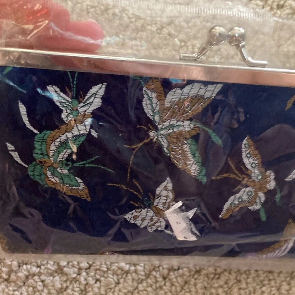 NEW Vintage Kiss Lock Dark Blue Accordion Style Hard Case Snap Close Wallet 2005